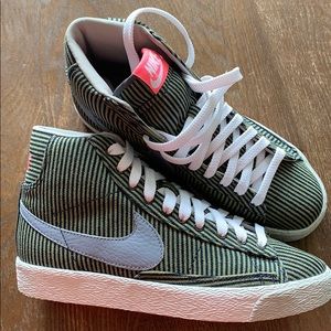 Nike Blazer Mid Pinstripe Neon Pink